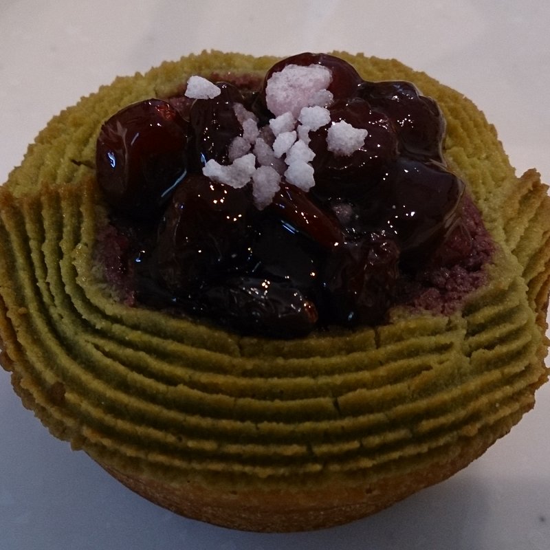 赤い宝石(ラ・タヴォラ・ディ・オーヴェルニュ)