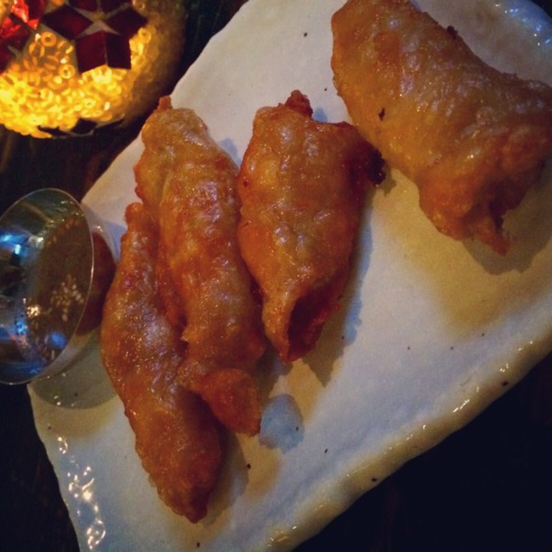 鶏皮餃子(麺やBar 渦 （めんやばー うず）)