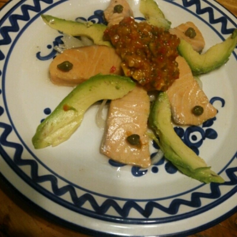 サーモンとアボガドの特特製マリネ(菩提樹 （ボダイジュ）)