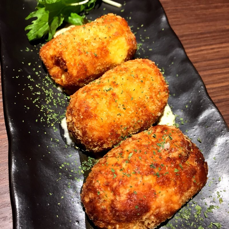 濃厚!うにクリームコロッケ(北海道まるごとダイニング　うまいっしょ)