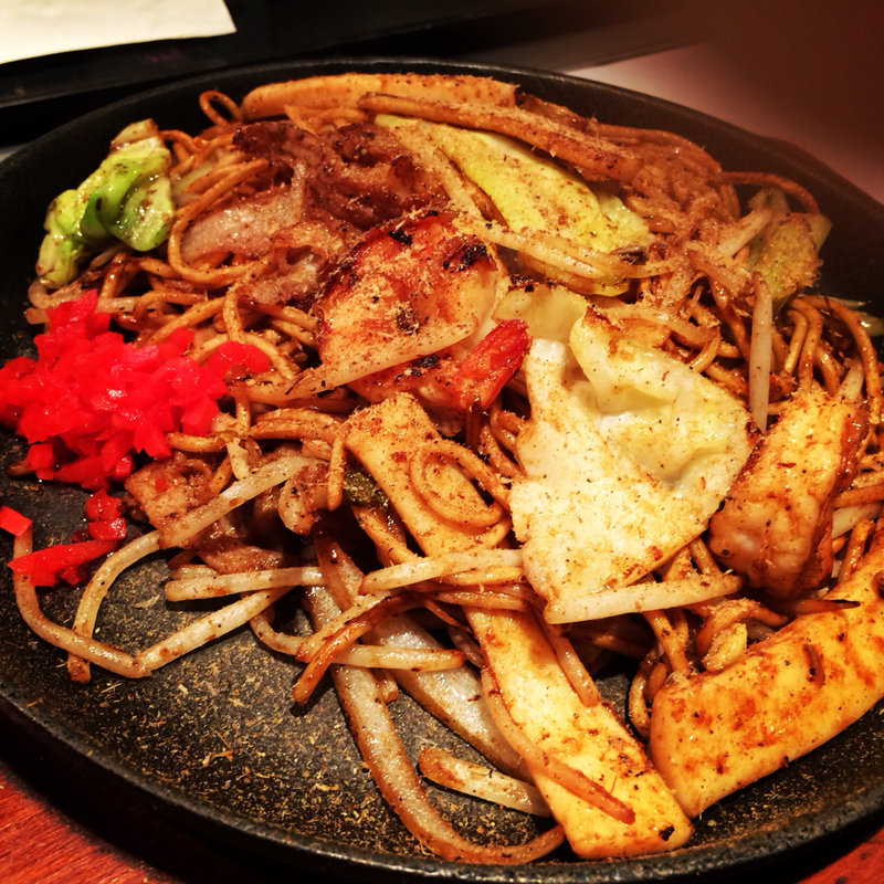 焼そば《イカ、豚》(のき 北新地)