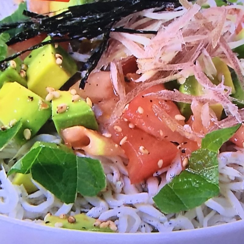 アボガド＆トマト釜揚げ丼(中原水産)