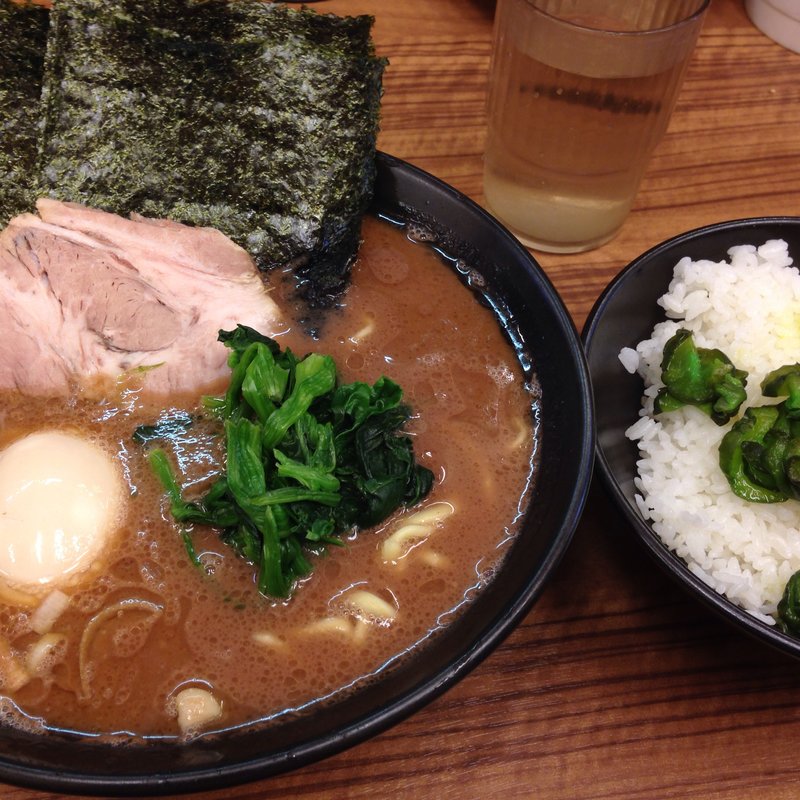 半熟味玉ラーメン(横浜家系らーめん 二代目武道家)