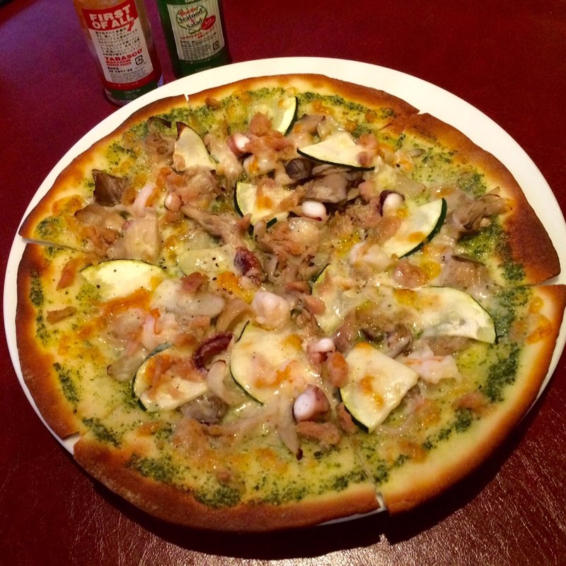 シーフードのピッツァ(舵 KOBE)