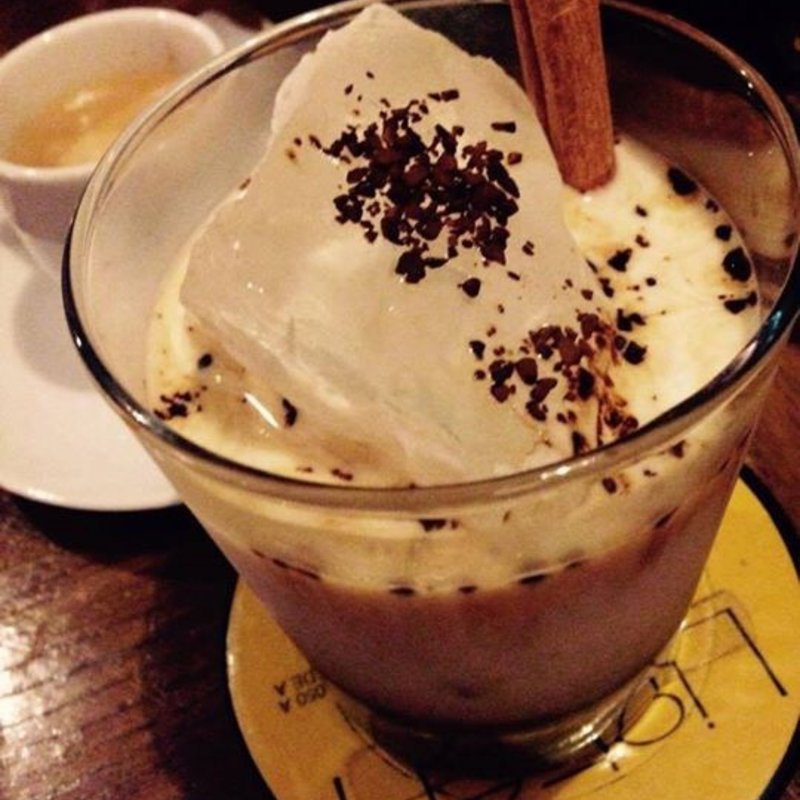 ビターシナモンカルーアミルク(月光荘サロン 月のはなれ)