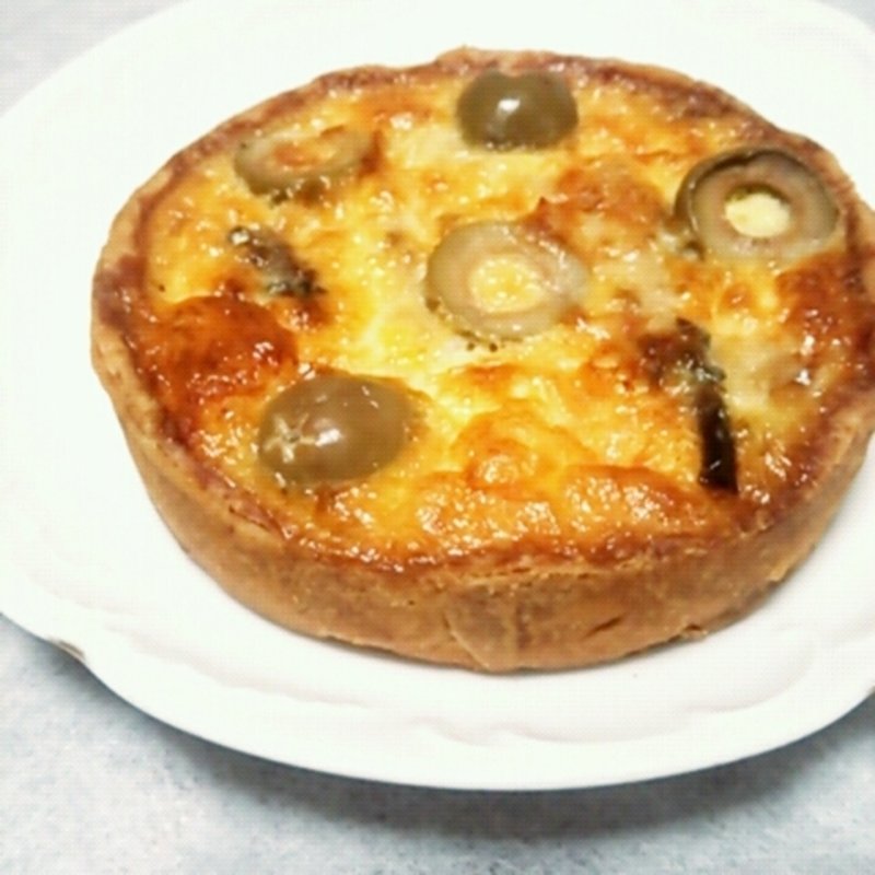 キッシュ　オリーブと鰯(パティスリー ジュン ウジタ)