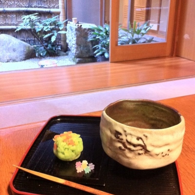 本日の生菓子とお抹茶セット(冨月 （ふうげつ）)