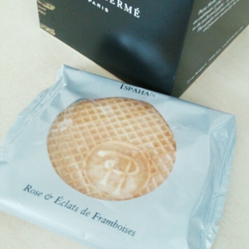 レ・ゴーフレット・ド・ピエール・エルメ　イスパハン(ピエール・エルメ・パリ 青山)