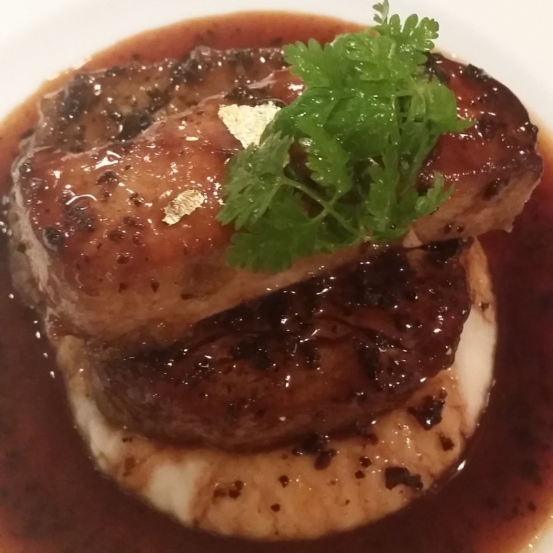 牛フィレとフォアグラのロッシーニ(金のイタリアン )