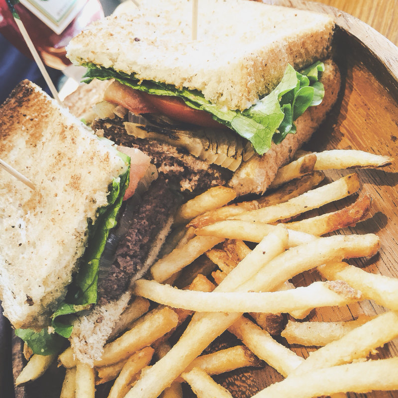 ハンバーガー(KUA`AINA 東京スカイツリータウン・ソラマチ店)