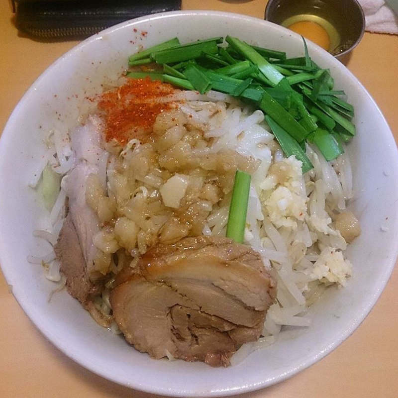 塩まぜそば(ラーメン荘 地球規模で考えろ )