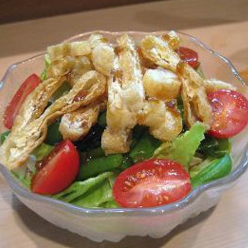 油揚げと野菜のサラダ(わだ津)