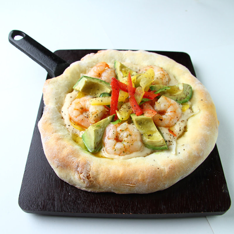 海老とアボカドのクリームピザ(エルゴラッソ 柏店 （ELGOLAZO）)