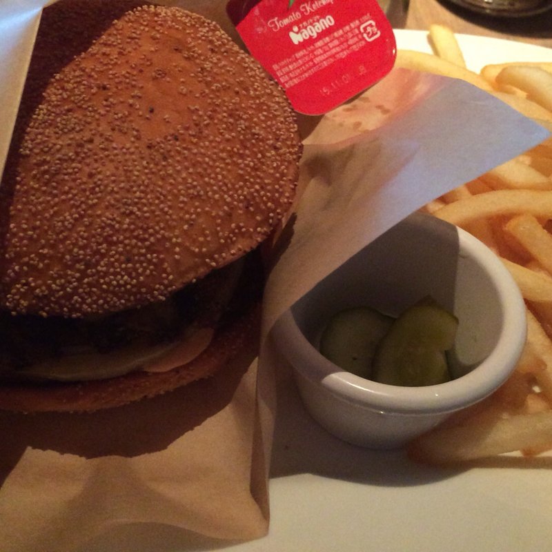 リゴレットバーガー(RIGOLETTO BAR AND GRILL)