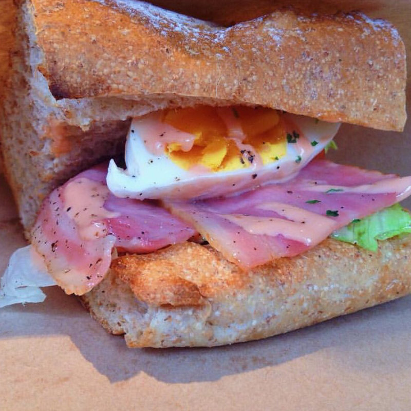 B.L.T.Eサンドイッチ(ボンダイカフェ)