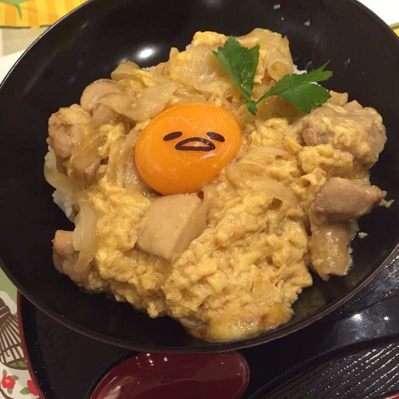 親子かも丼(ぐでたまかふぇ)