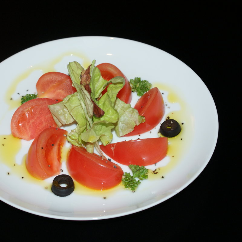 トマトとアンチョビ(エル　ベベドール新橋店)