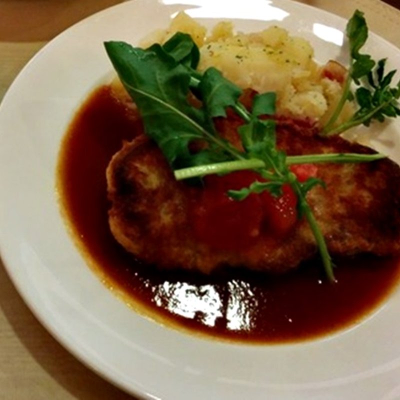 ミラノ風カツレツ(レストラン　ラ・ステラ )