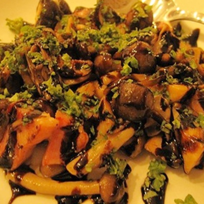 キノコのソテー バルサミコ風味(ラ・カーブ・イデアル)