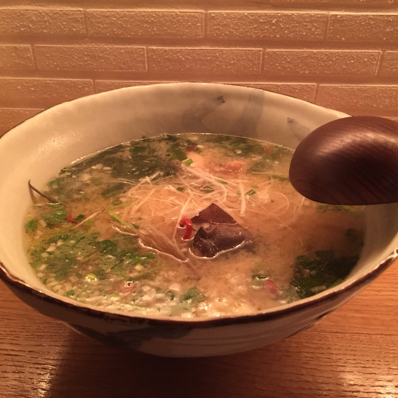 魚のアラの旨みたっぷり！王様の味噌汁(錨屋 （無国籍ビストロ錨屋Ikariya）)