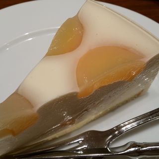 白桃のレアチーズケーキ(ハーブス 六本木ヒルズ店 （HARBS）)