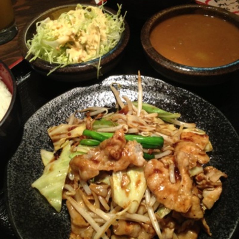 豚スタ定食(豚◯商店 AISHI 新宿総本店)