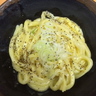 釜玉バターうどん(㈱丸山製麺)