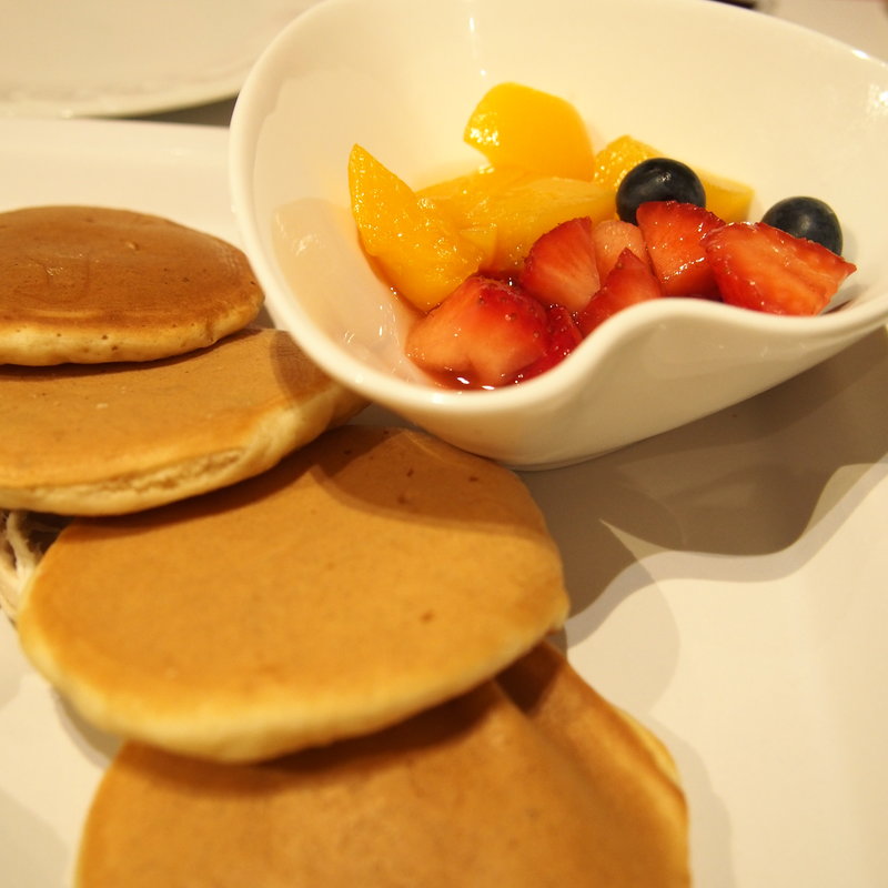 フルーツパンケーキ(Cafe ボローニャ 麹町ゴルフ倶楽部店 （カフェボローニャ）)