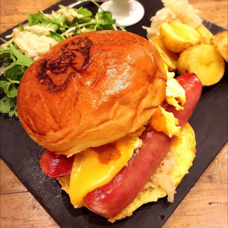 カリーヴルストバーガー(エッグセレント)