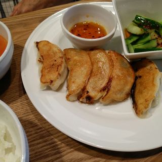 日替わりランチ 手作りの焼き餃子(さくらカフェひたち )