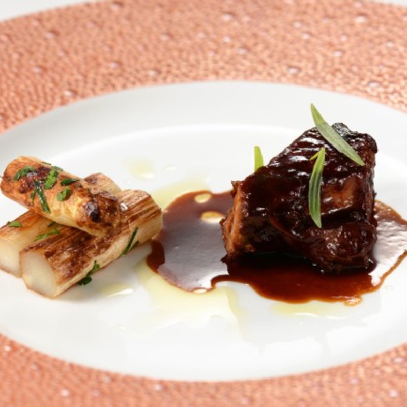 国産牛ほほ肉の赤ワイン煮(cuisine francaise emuN)