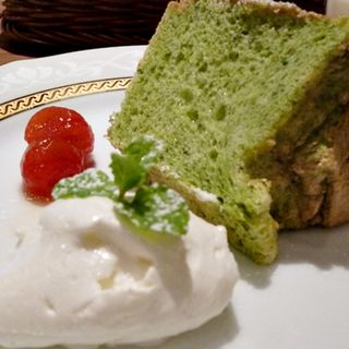 自家製ほうれん草のシフォンケーキ(ミタスカフェ)