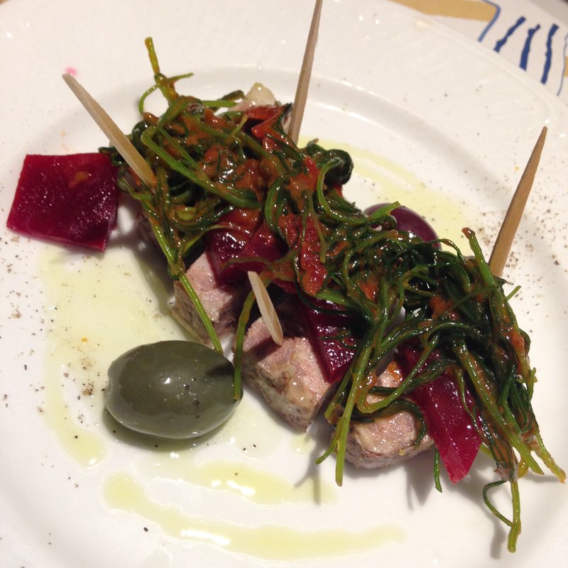 パテドカンパーニュとビーツのピンチョス　マスタードの香り(バルバラ ルミュウ （Barbara Le mieux）)