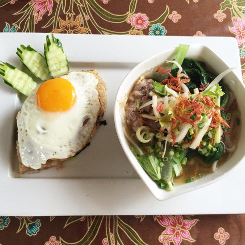 ガパオとクイッティオナームセット(サムロータイレストラン&カフェ 広尾店 （SaamRoa 【旧 恵比寿サムロータイレストラン＆カフェ】）)