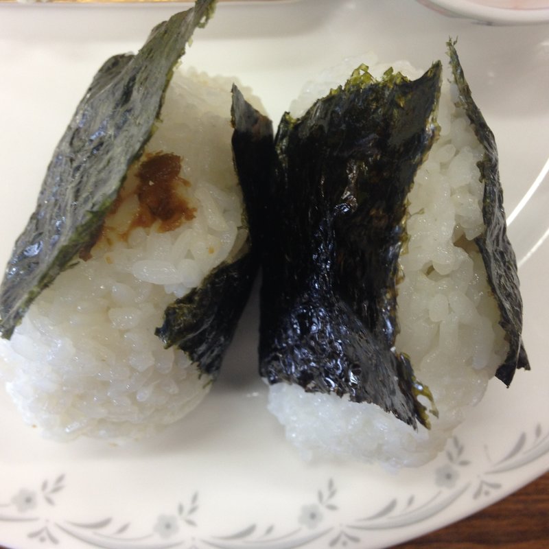 大山千枚田で採れたお米のおにぎり(棚田倶楽部)