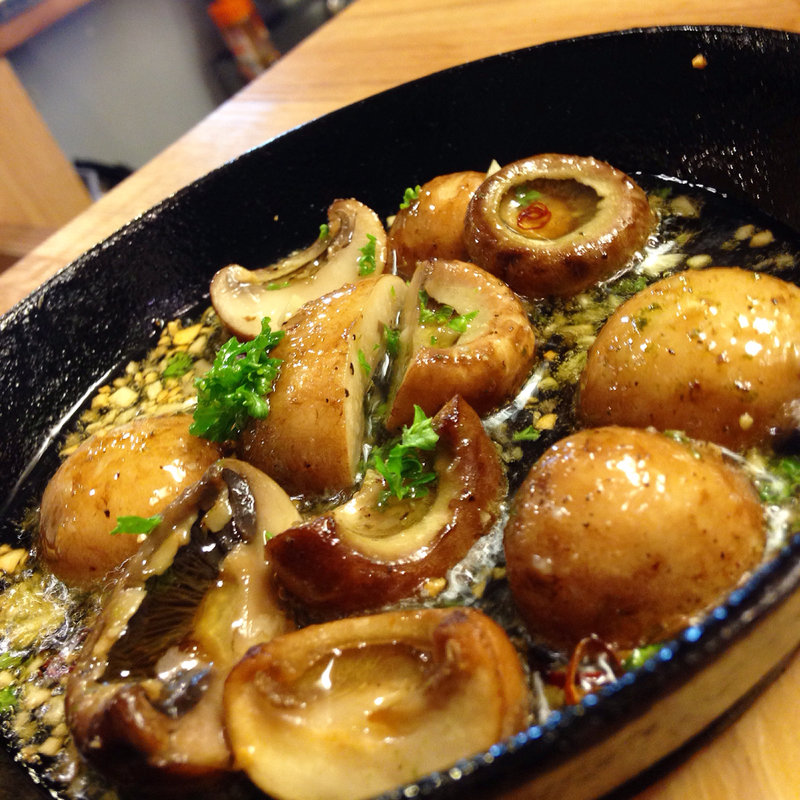 マッシュルームのアヒージョ(ジッカデダイニング)