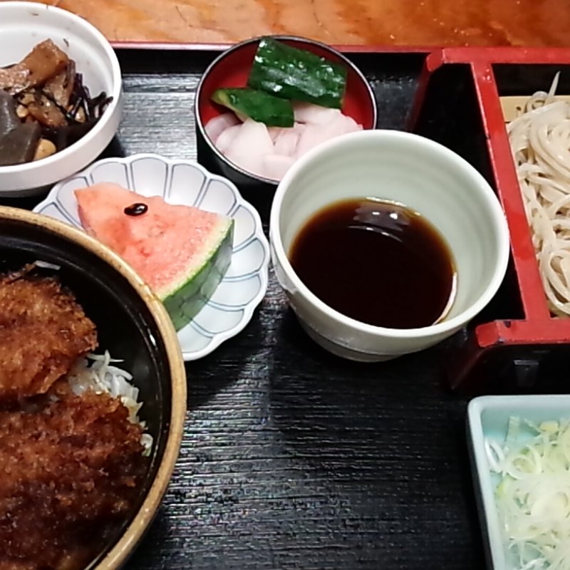 ミニソースかつ丼　小せいろ付(手もみそばいけもり )