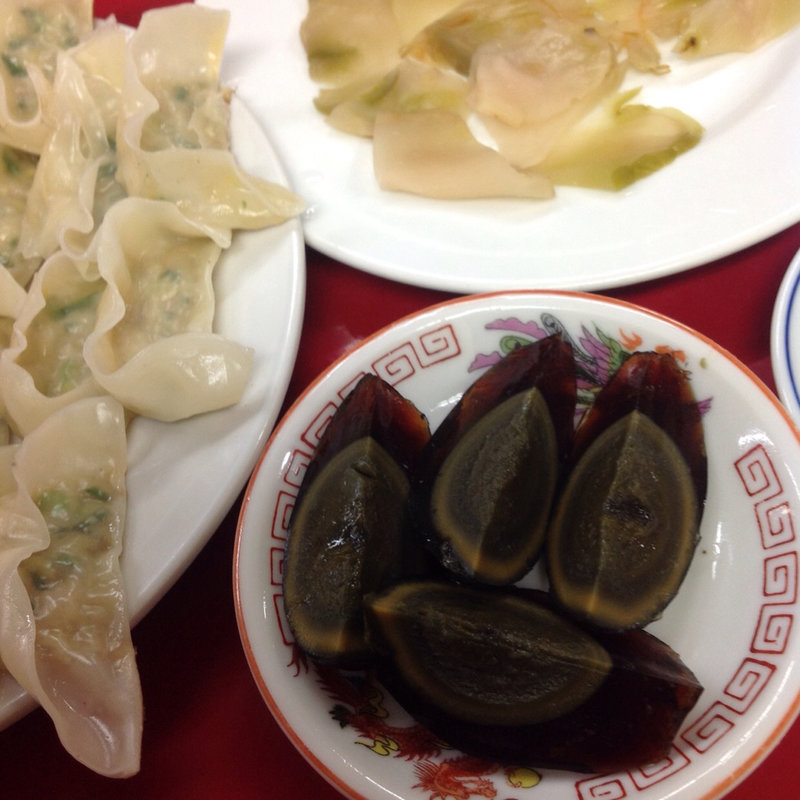 焼きギョウザにピータン、ザーサイ(百老亭 今池店)