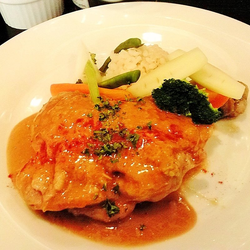 若鶏もも肉赤ワインビネガー風味のフリカッセ(東陽町バルKAZ)