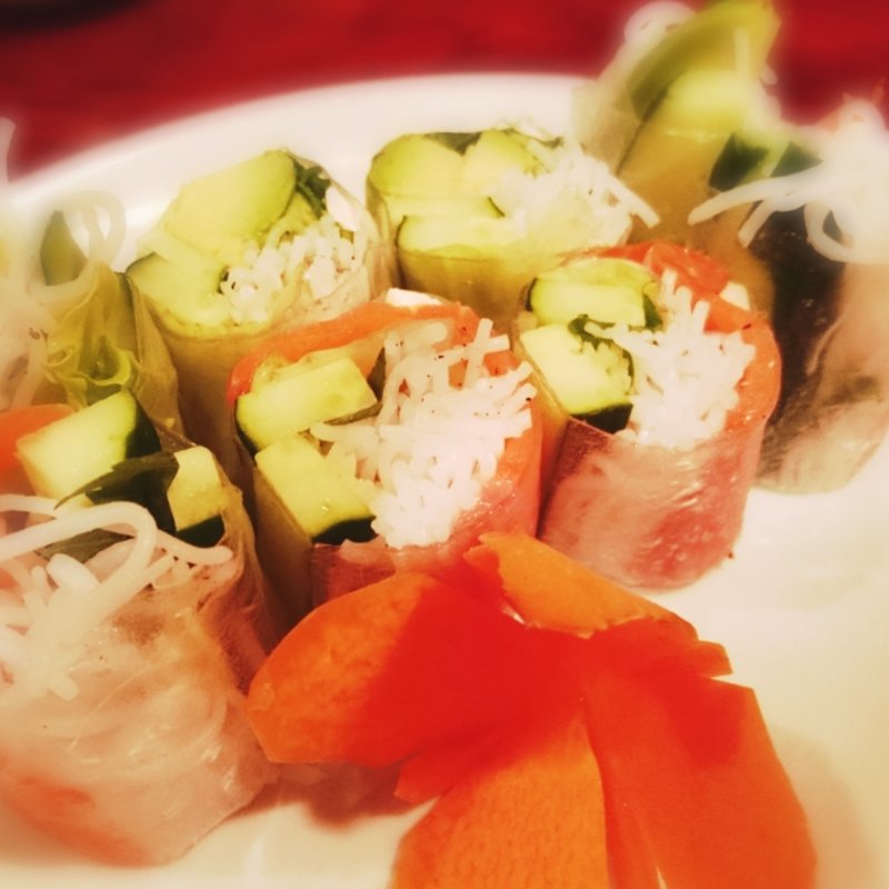 生春巻（アボカドとサーモン）(サイゴン 有楽町店 )