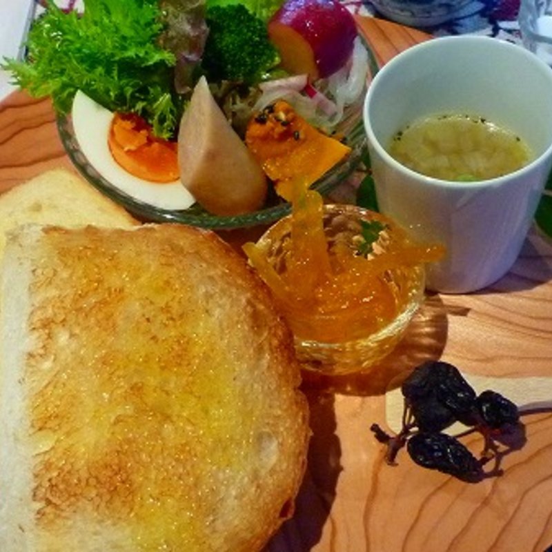 朝のセットメニュー(工場跡事務室 )