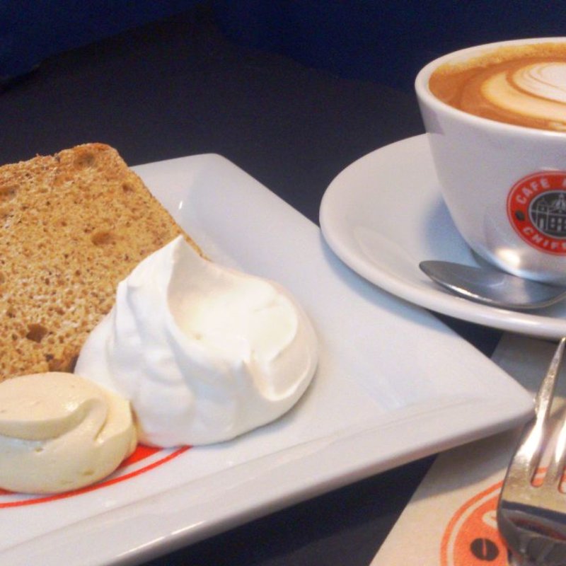 紅茶のシフォンケーキ(カフェ マリオシフォン)