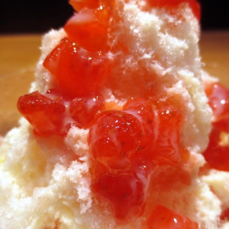 いちごのかき氷(たねや うめだ阪急店)