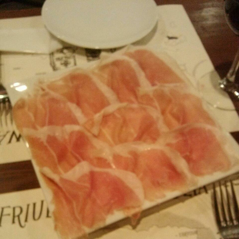 生ハム各種盛り合わせ(2人前)(OSTERIA BAR Via PocaPoca （オステリアバール ヴィア ポカポカ）)