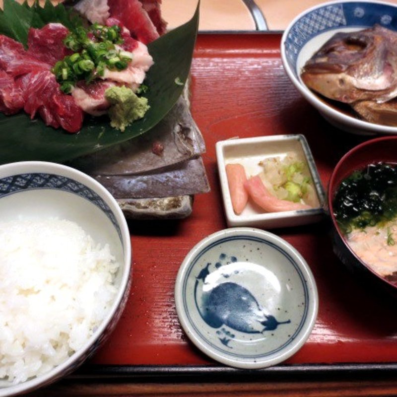 まぐろ眼肉・ホホ肉造り定食(魚市 （うおいち）)