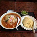 タンタン麺半チャーハンセット(紅灯籠餃子館 )