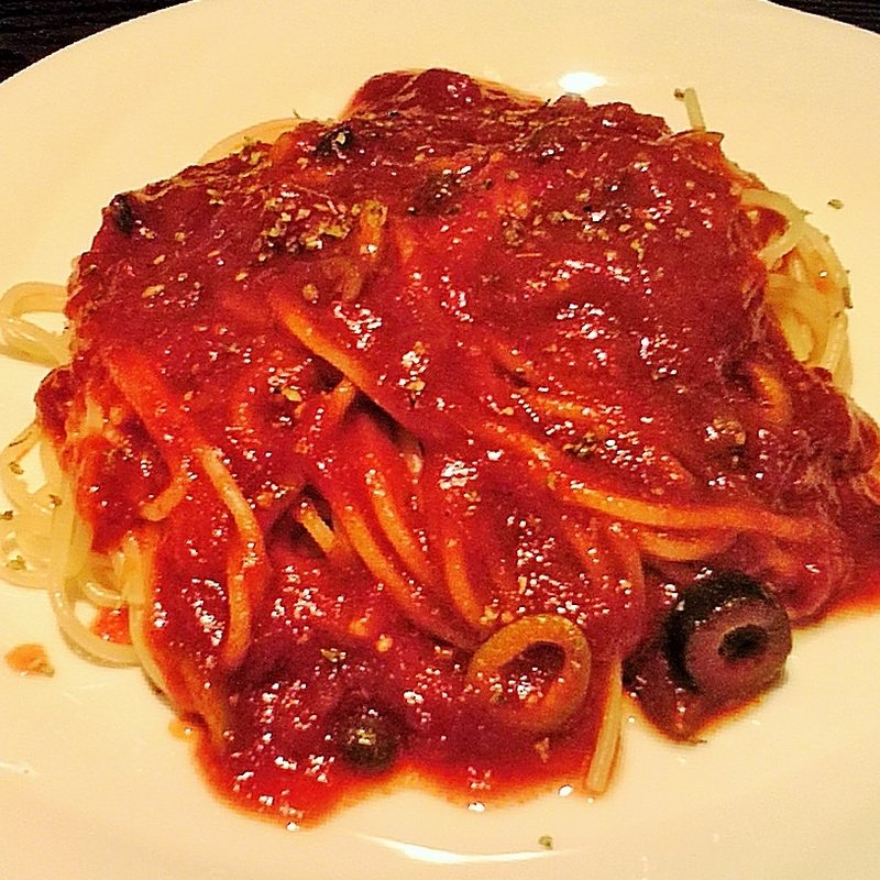 スパゲティ プッタネスカ(サーレペペ （Sale Pepe）)