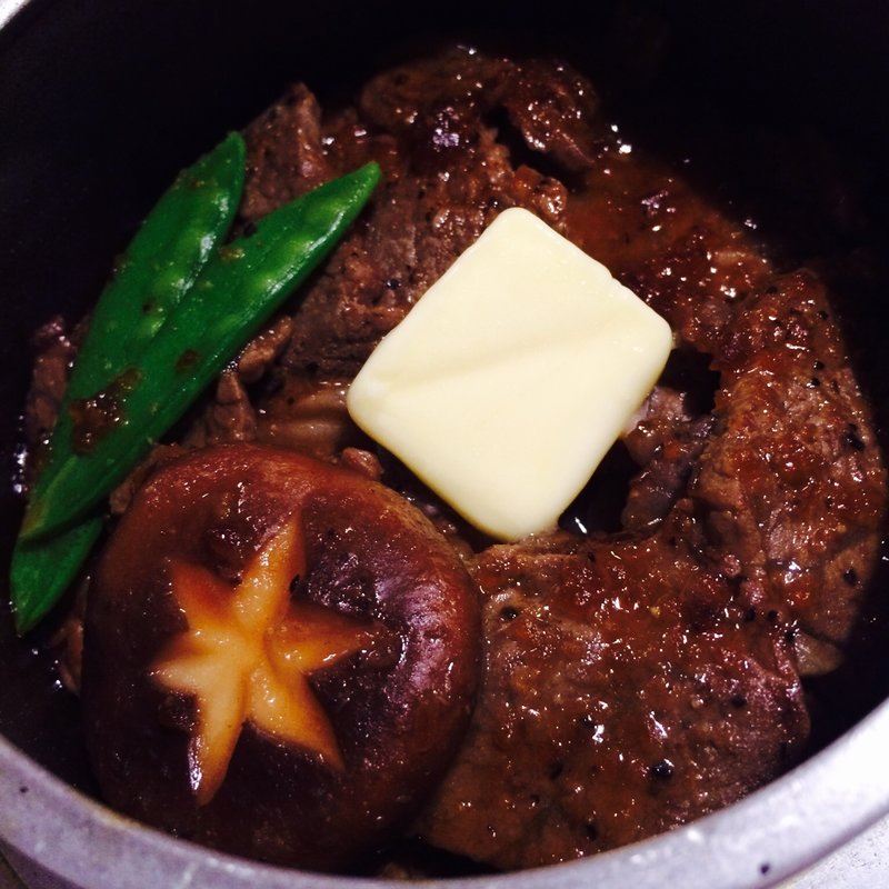 ビフテキ釜めし(銀釜 （ぎんがま）)