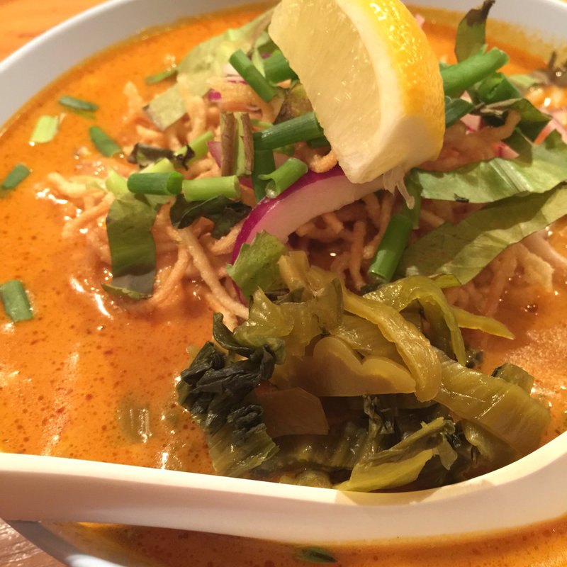 チェンマイ式 カレー麺(パッポンキッチン)