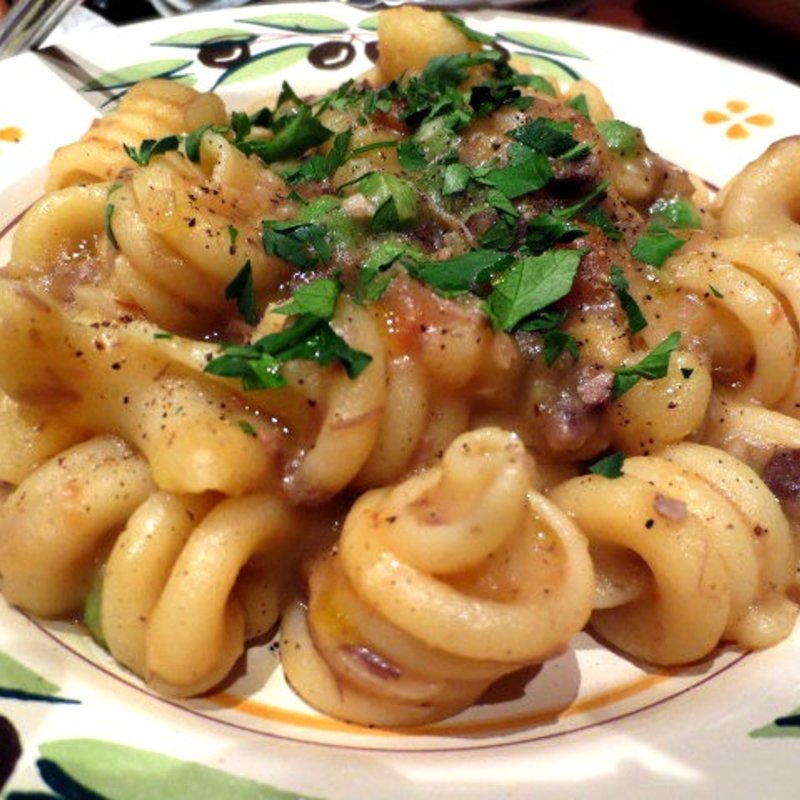 鴨肉とジャガイモ、ピゼッリのラグーソース(La pignataラ ピニャータ)